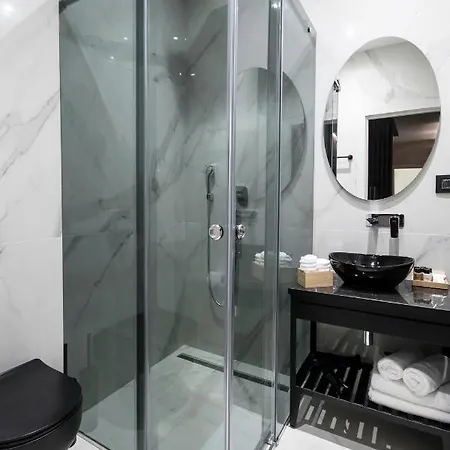 Гостьовий будинок The Location 4*