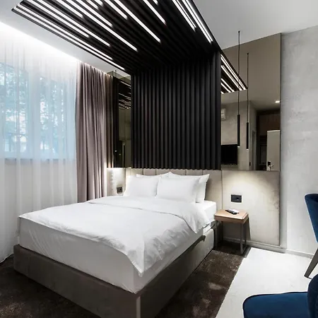 Гостьовий будинок The Location 4*